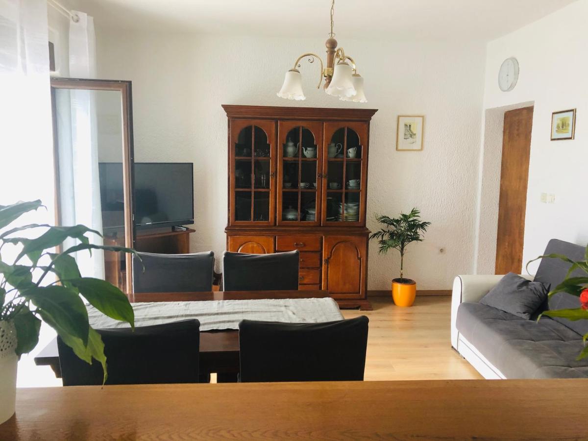 セニMartin Apartmanアパートメント エクステリア 写真